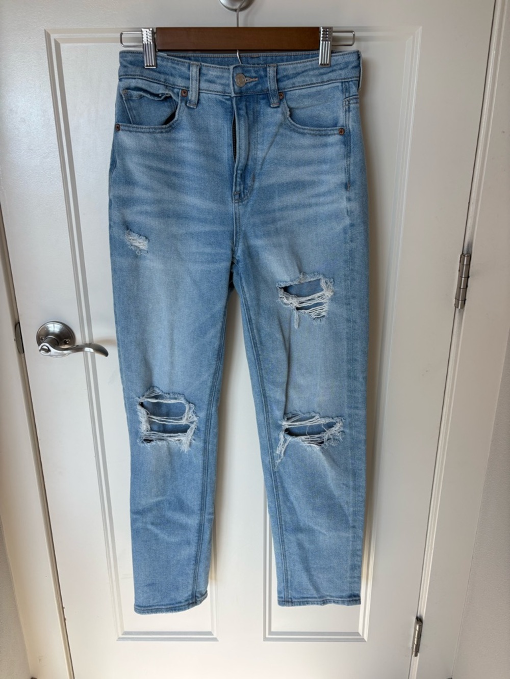 American Eagle Mom Straight Jeans